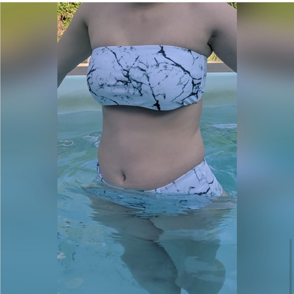Strapless Marbled Bikini Set; top&bottom🏖️ - Picture 3 of 4